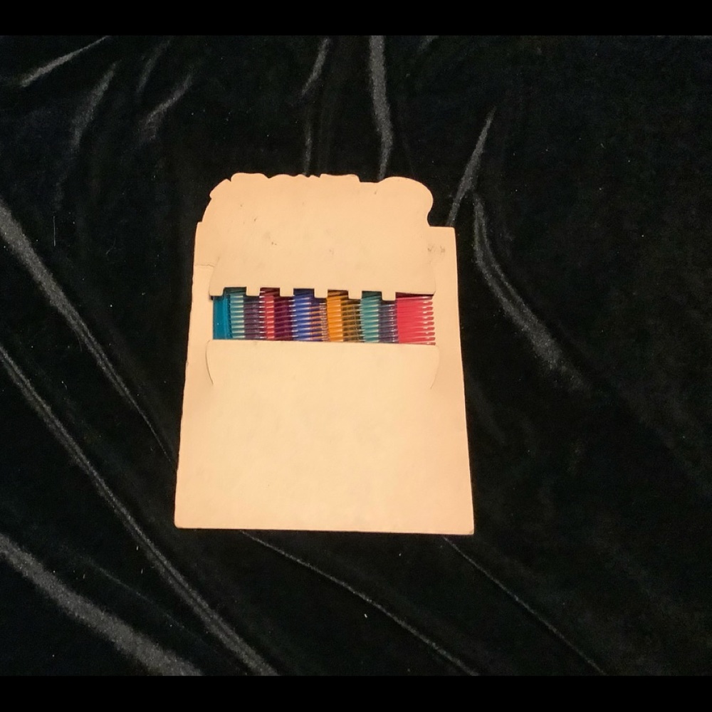 VINTAGE WALDOR CLIP COMBS - Picture 2 of 2